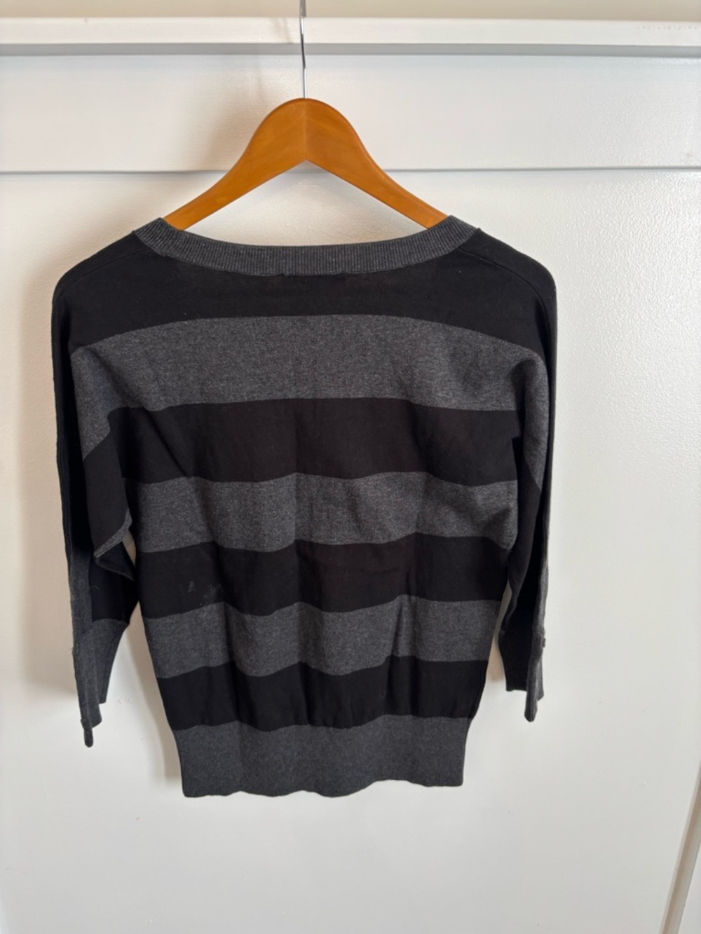 NWT LOFT Black and Gray Striped Scoop Neck 3/4 Sleeve Sweater, Sz M - Picture 2 of 7